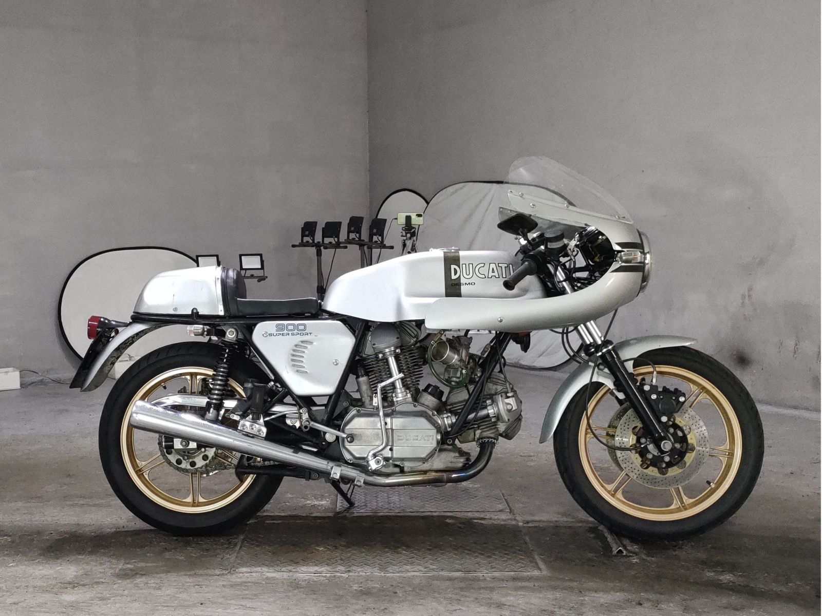 Ducati 900SS