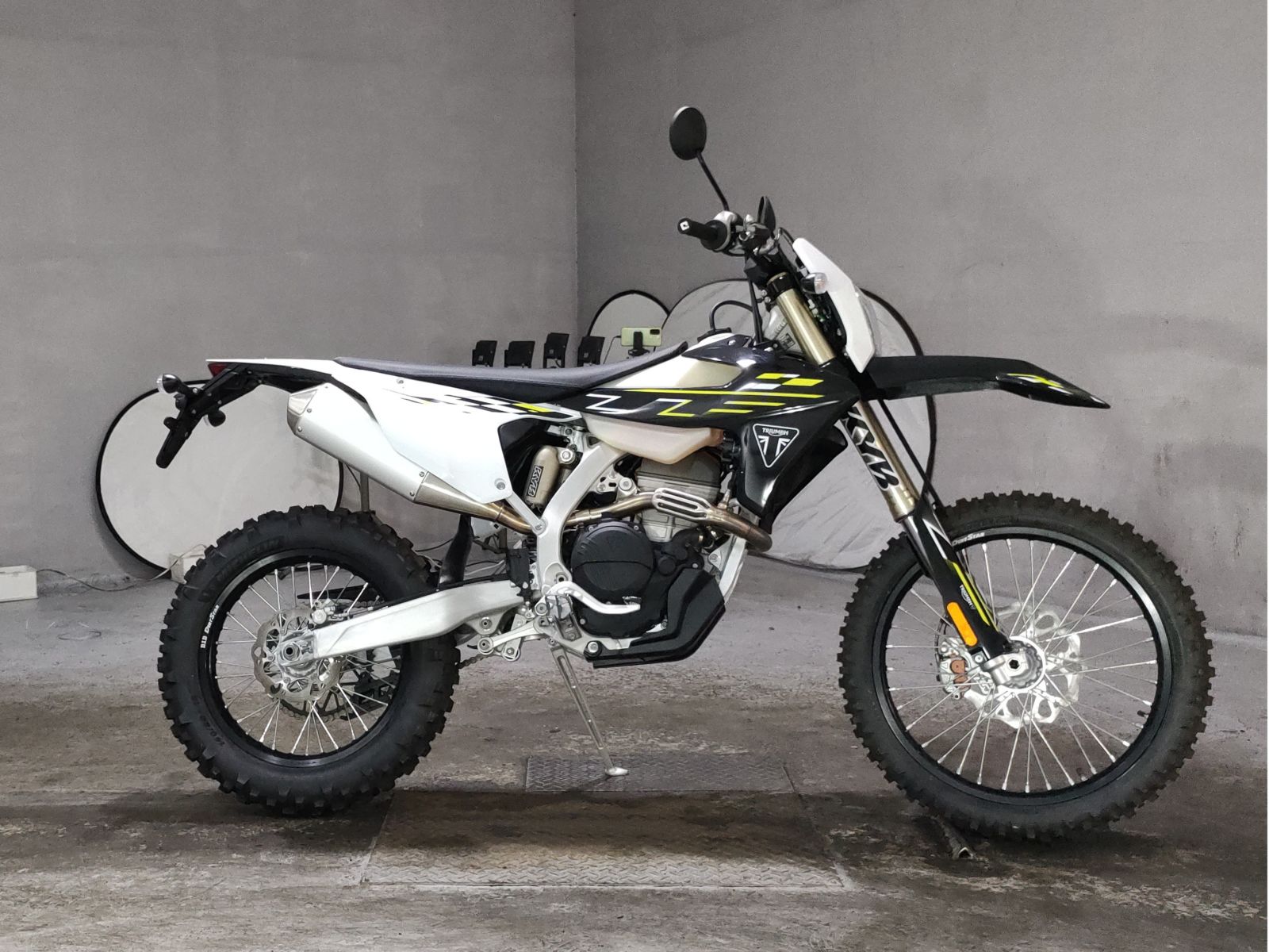 Triumph TF250E