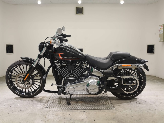 Harley-Davidson Breakout FXBR1920