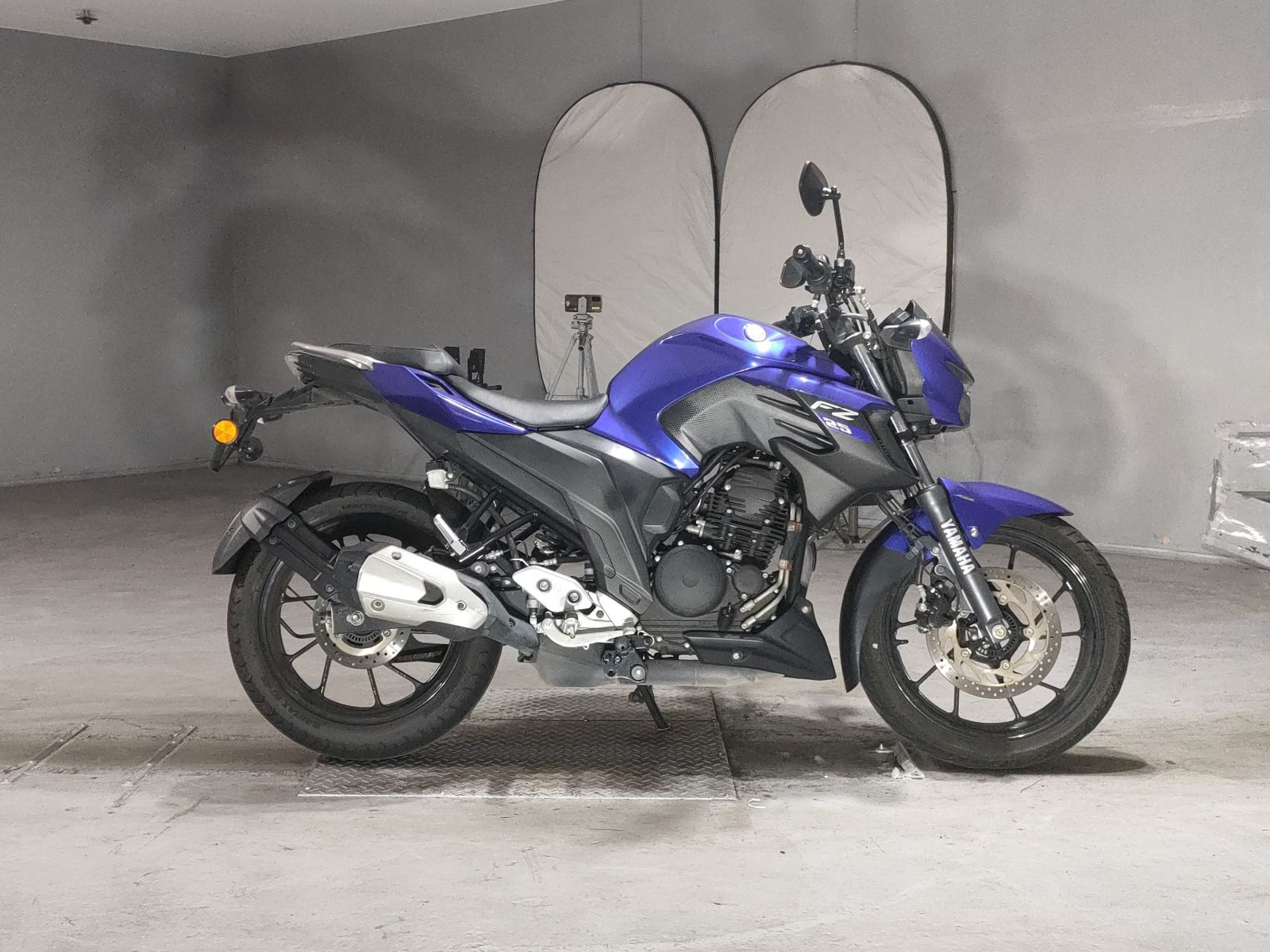 Yamaha FZ25