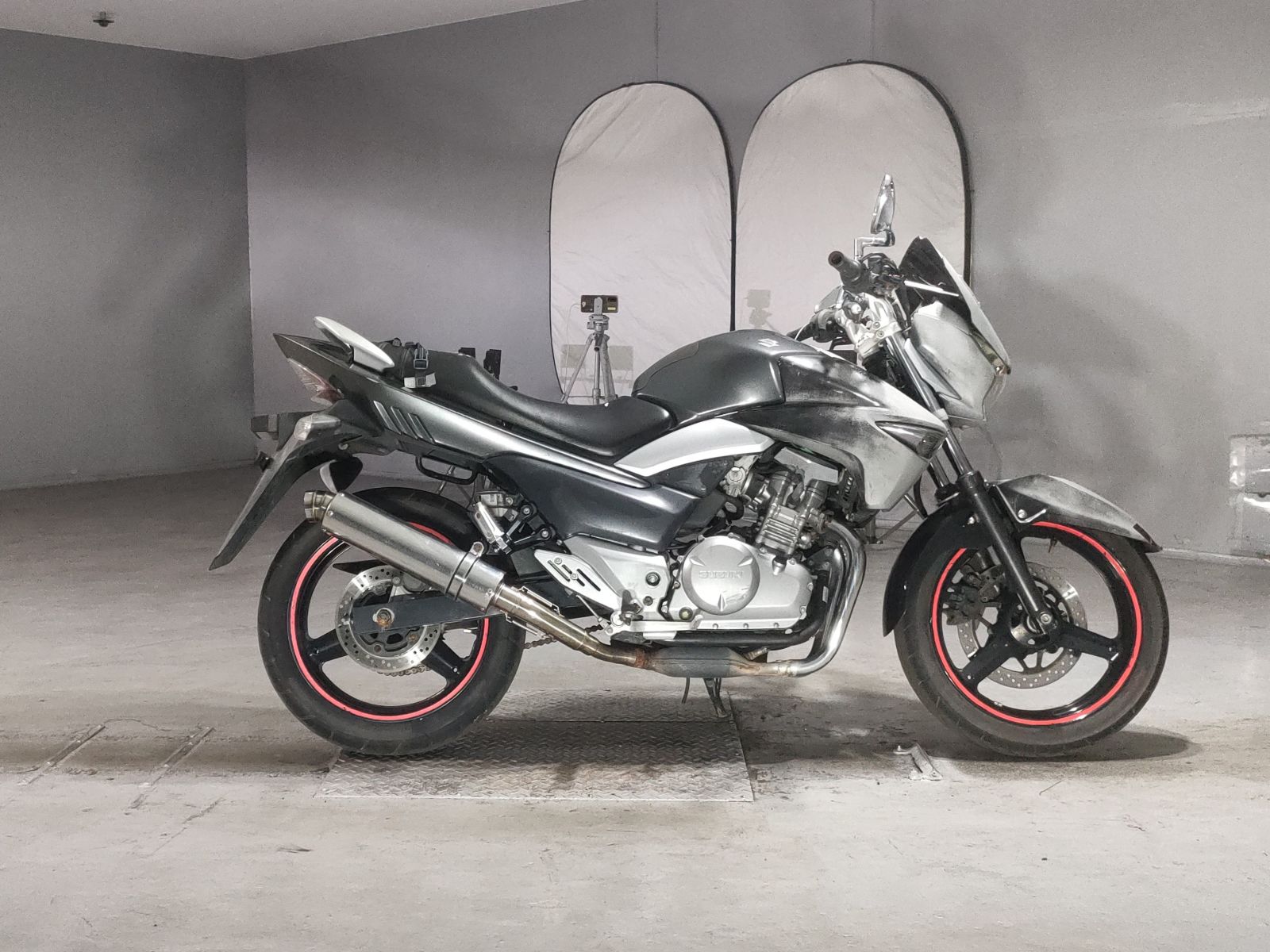 Suzuki GSR250
