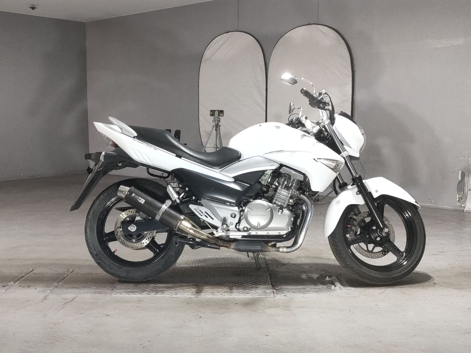 Suzuki GSR250