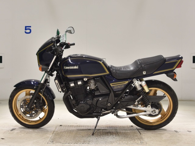 Kawasaki ZRX400