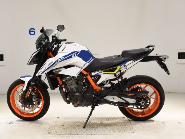 KTM 890 DUKE R