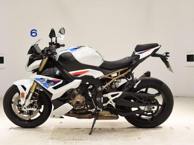 BMW S1000R M PACKAGE