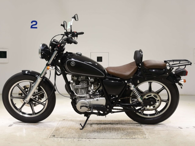 Yamaha SR400-3