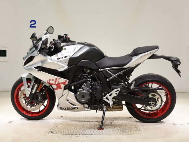 Suzuki GSX-8R