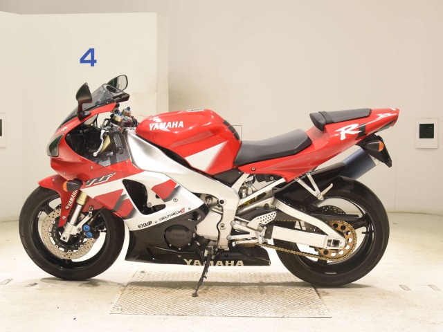 Yamaha YZF-R1