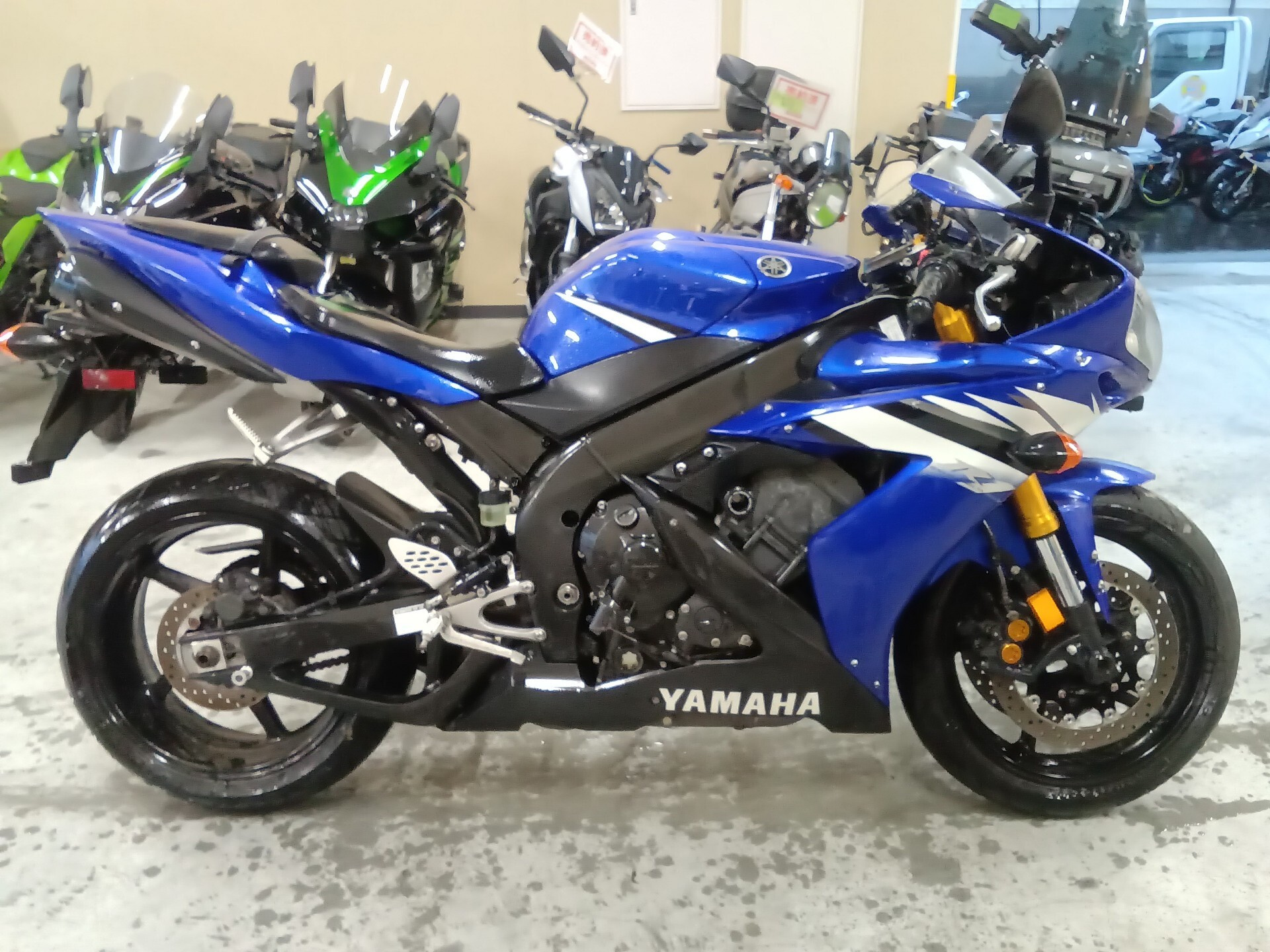 Yamaha YZF-R1