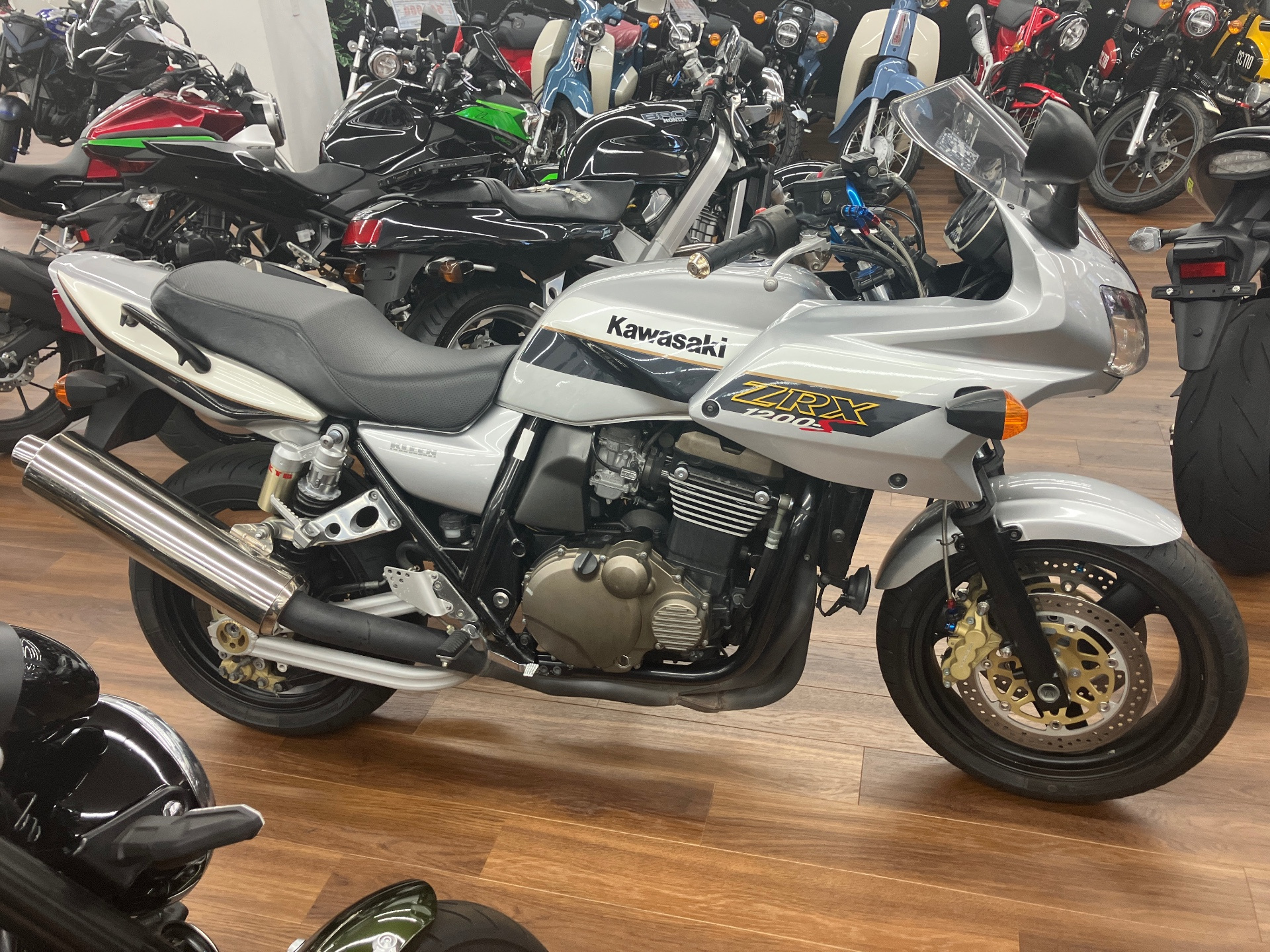 Kawasaki ZRX1200S