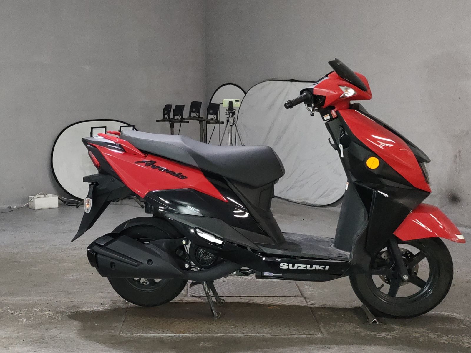Suzuki AVENIS125