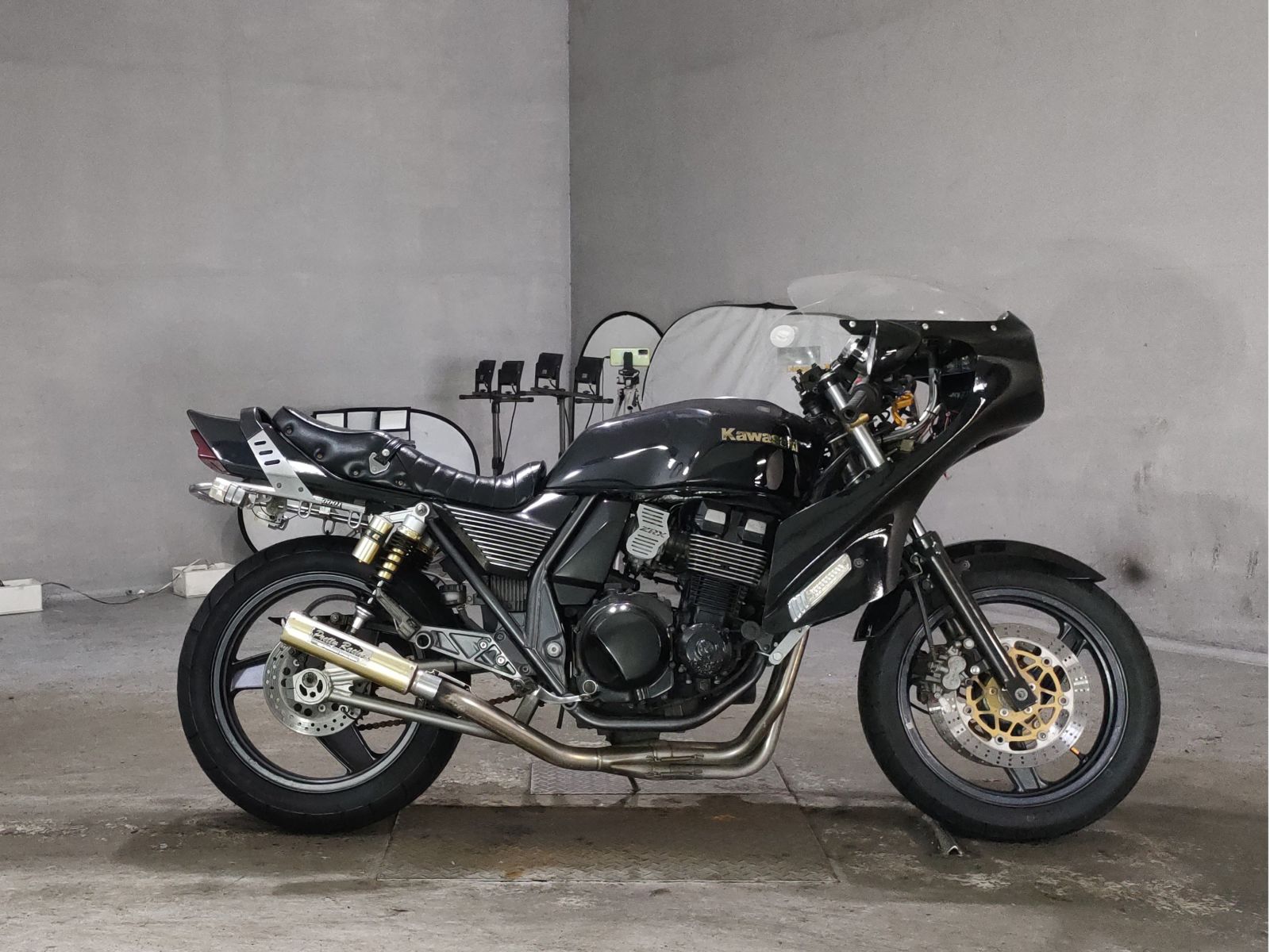Kawasaki ZRX400