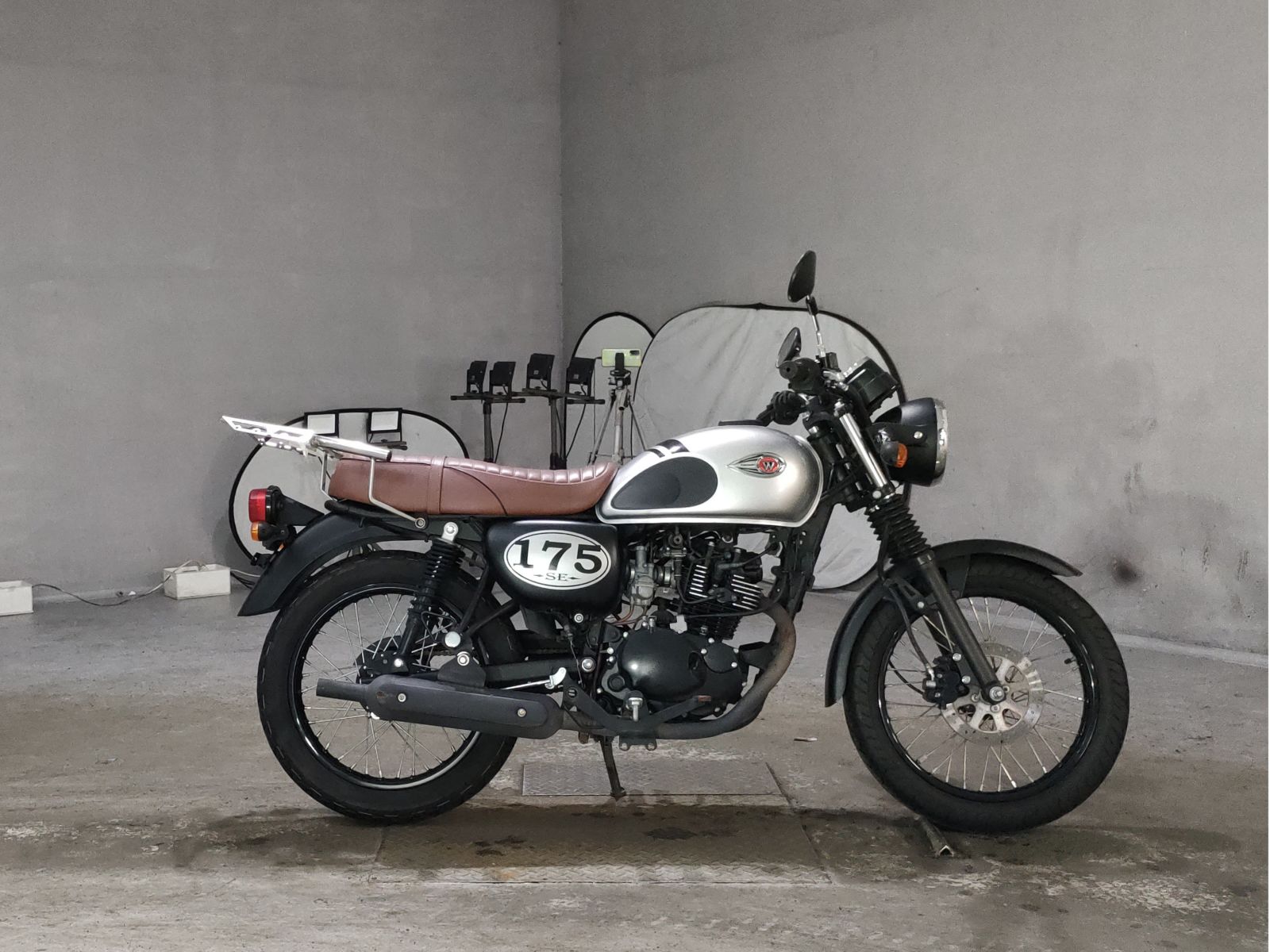 Kawasaki W175SE