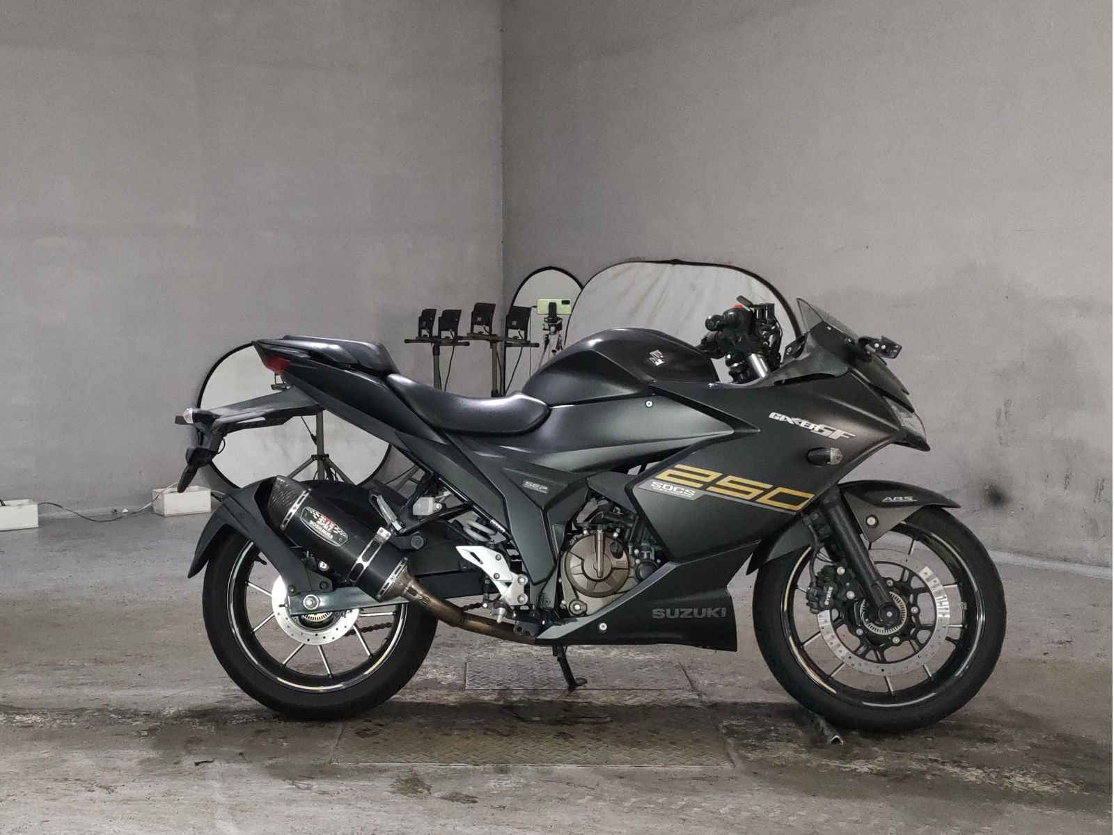 Suzuki GIXXER-SF250
