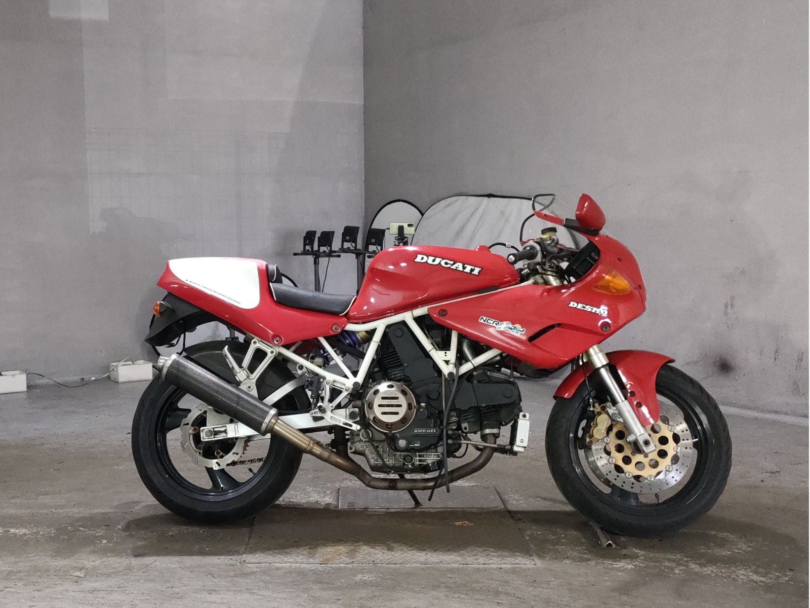 Ducati 900SS