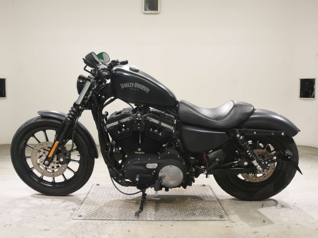 Harley-Davidson Iron 883 XL883N