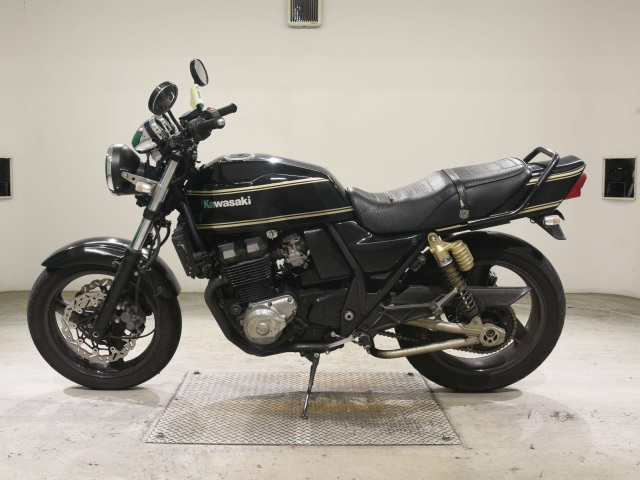 Kawasaki ZRX400