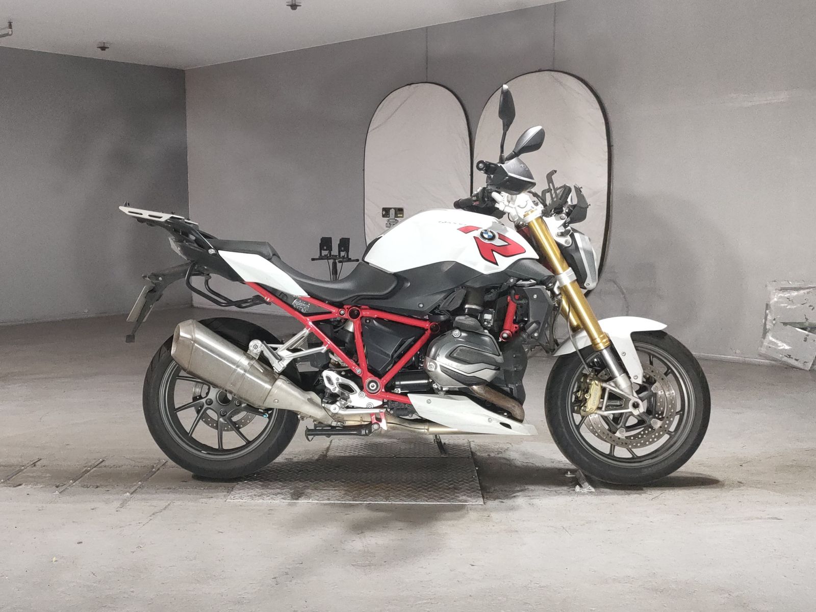 BMW R1200R