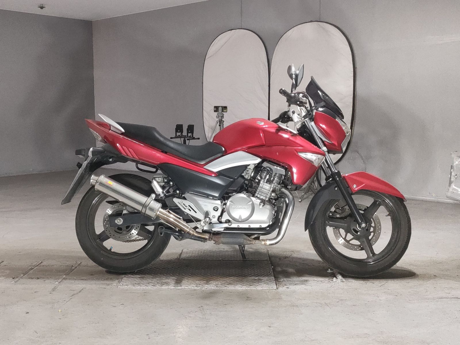 Suzuki GSR250