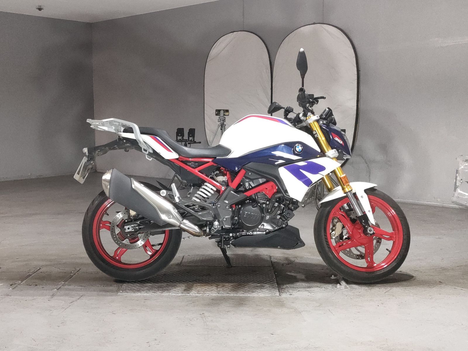 BMW G310R