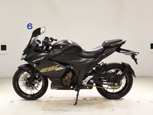 Suzuki GIXXER-250SF
