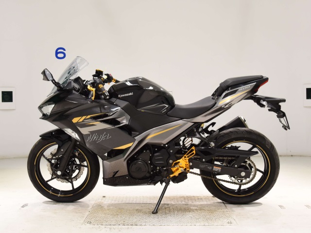 Kawasaki NINJA400-2