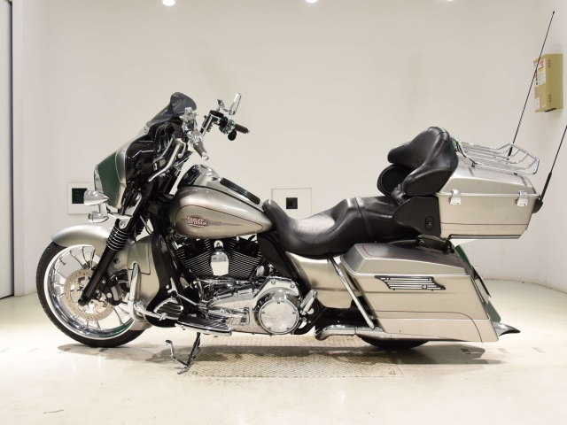 Harley-Davidson Electra Glide Classic FLHTC1580