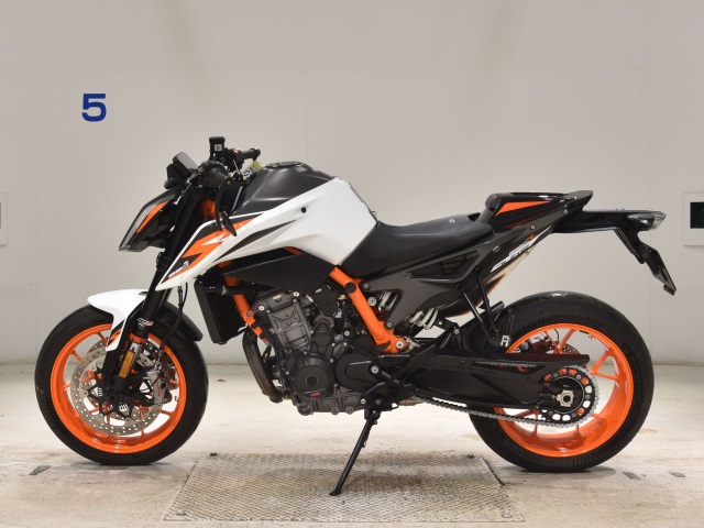 KTM 890 DUKE R