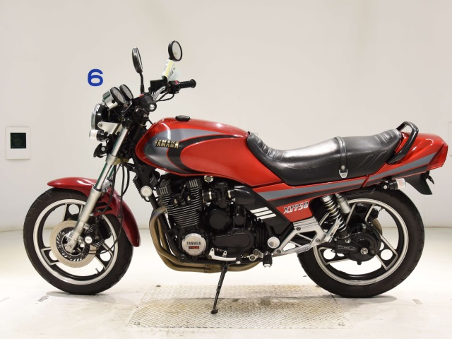 Yamaha XJ750E