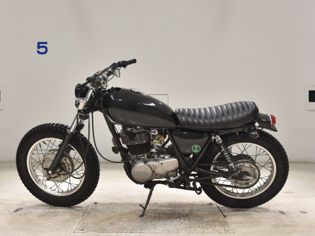 Yamaha SR400-2