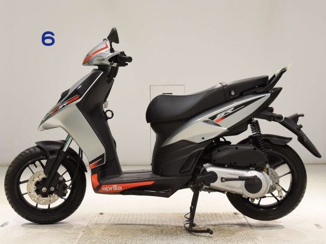 Aprilia SR125
