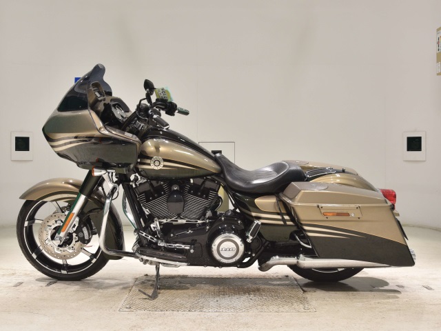 Harley-Davidson CVO Road Glide FLTRXSE1800