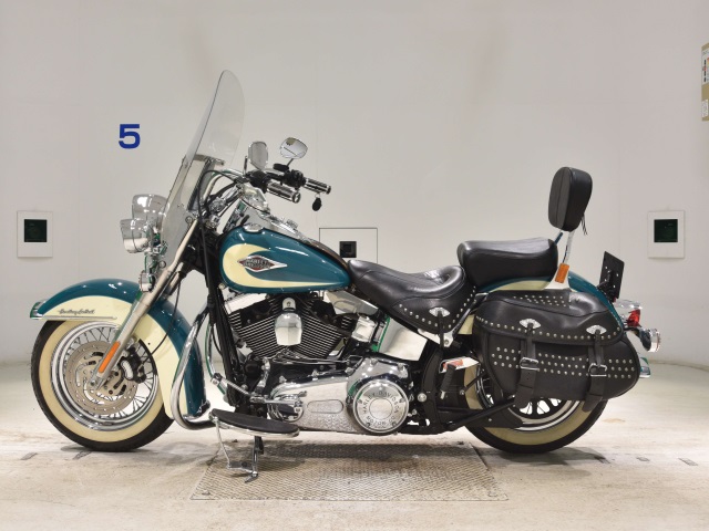 Harley-Davidson Heritage Softail Classic FLSTC1580