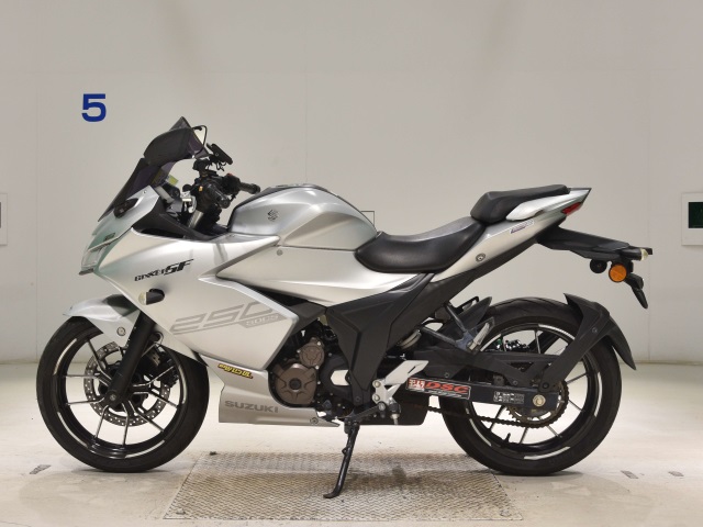 Suzuki GIXXER-250SF