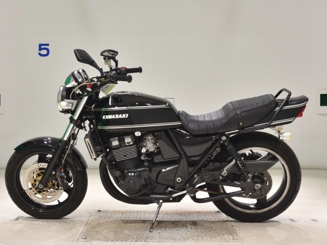 Kawasaki ZRX400