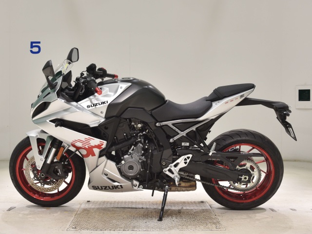 Suzuki GSX-8R