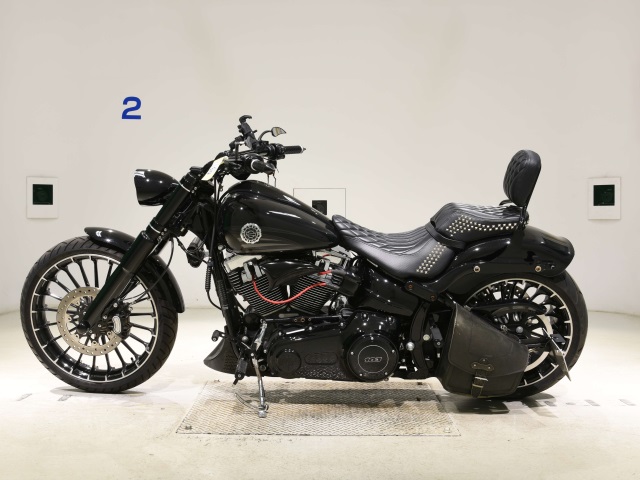 Harley-Davidson Breakout FXSB1690
