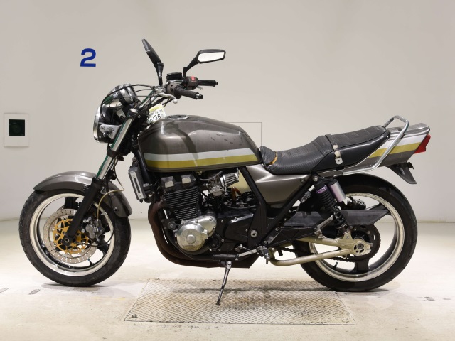 Kawasaki ZRX400