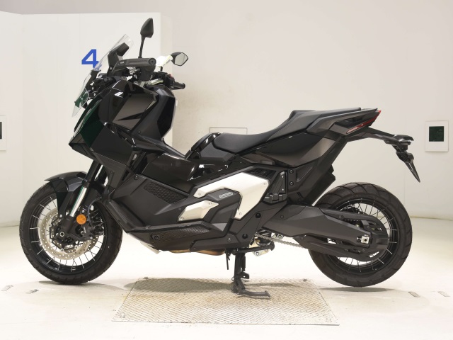 Honda X-ADV750-2