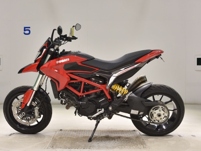Ducati HYPERMOTARD820