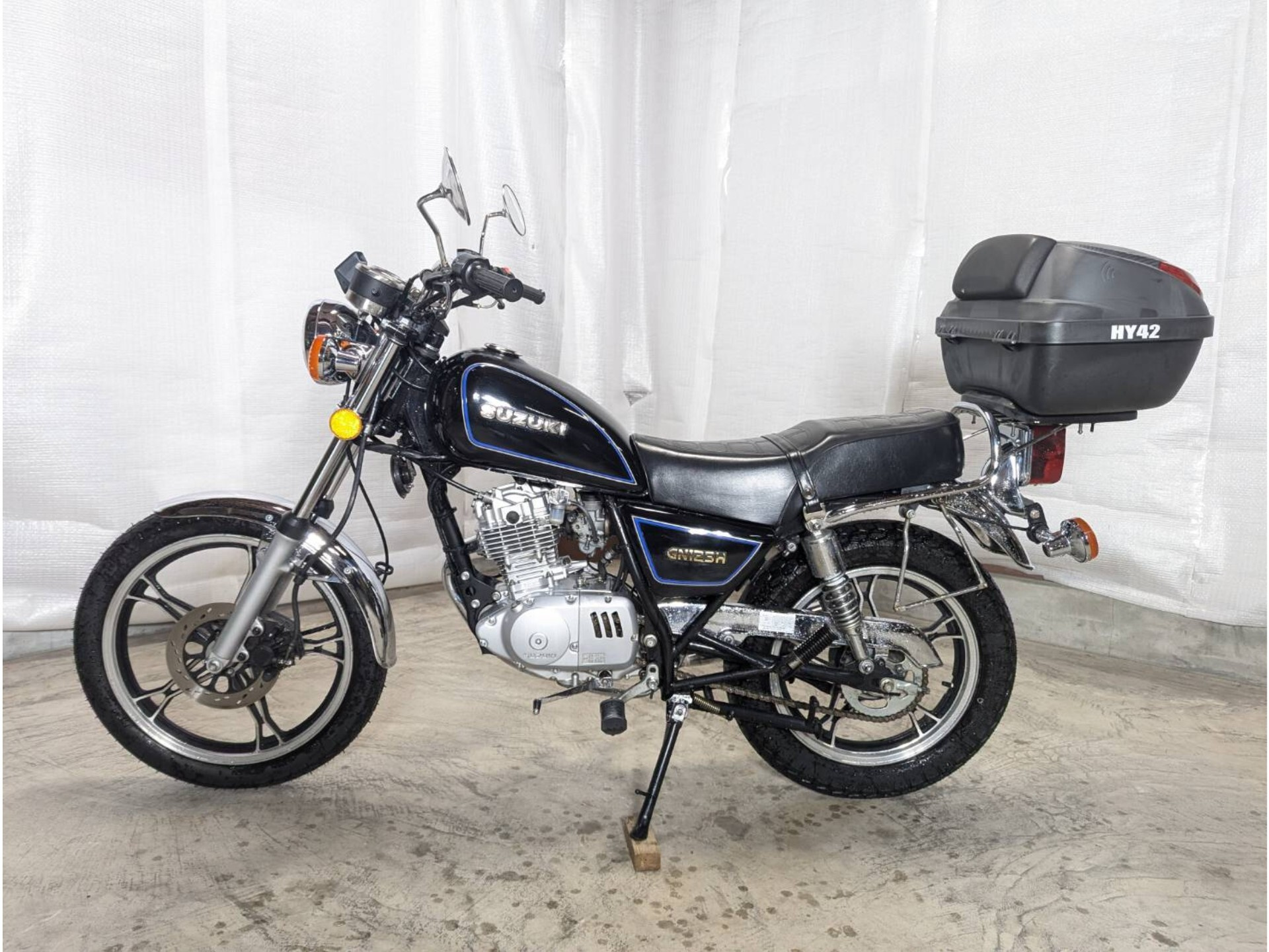 Suzuki GN125H