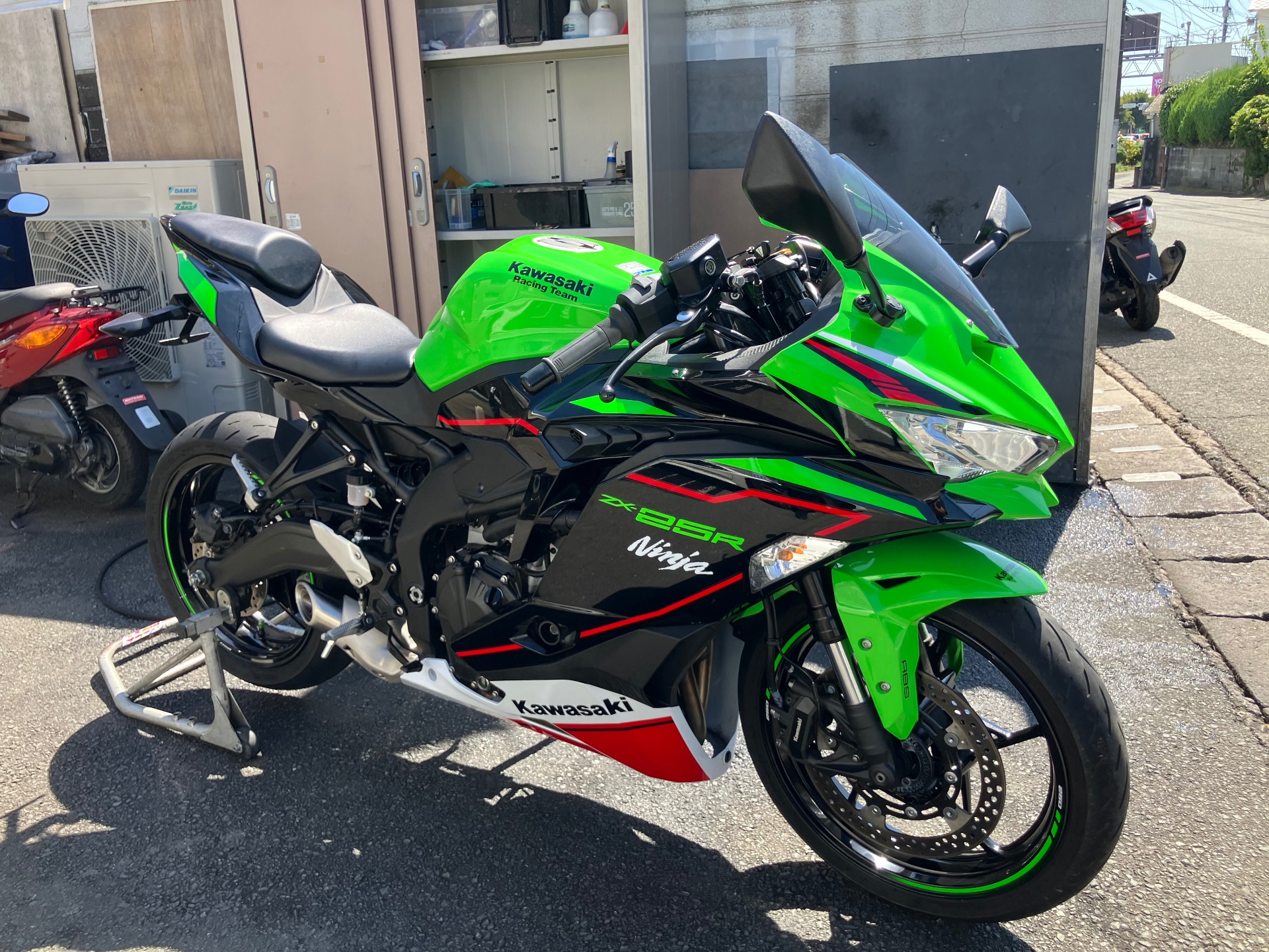 Kawasaki NINJA ZX-25R KRT ED