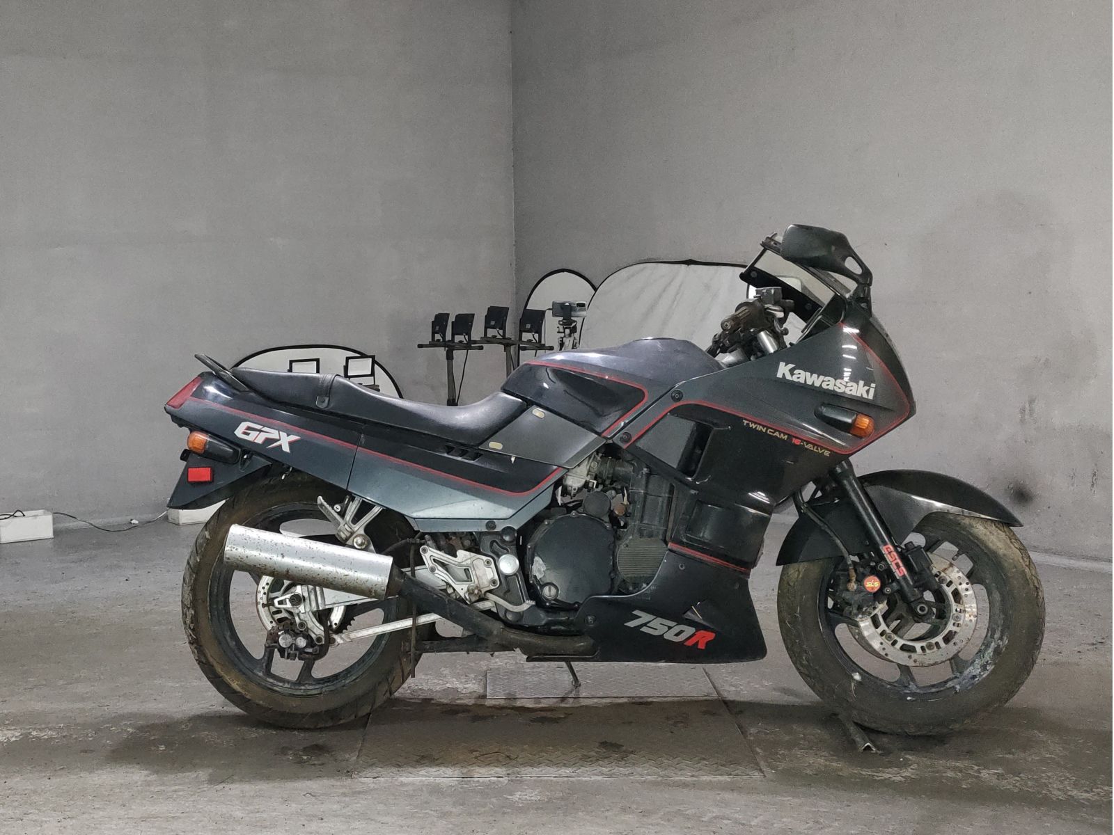 Kawasaki GPX750R