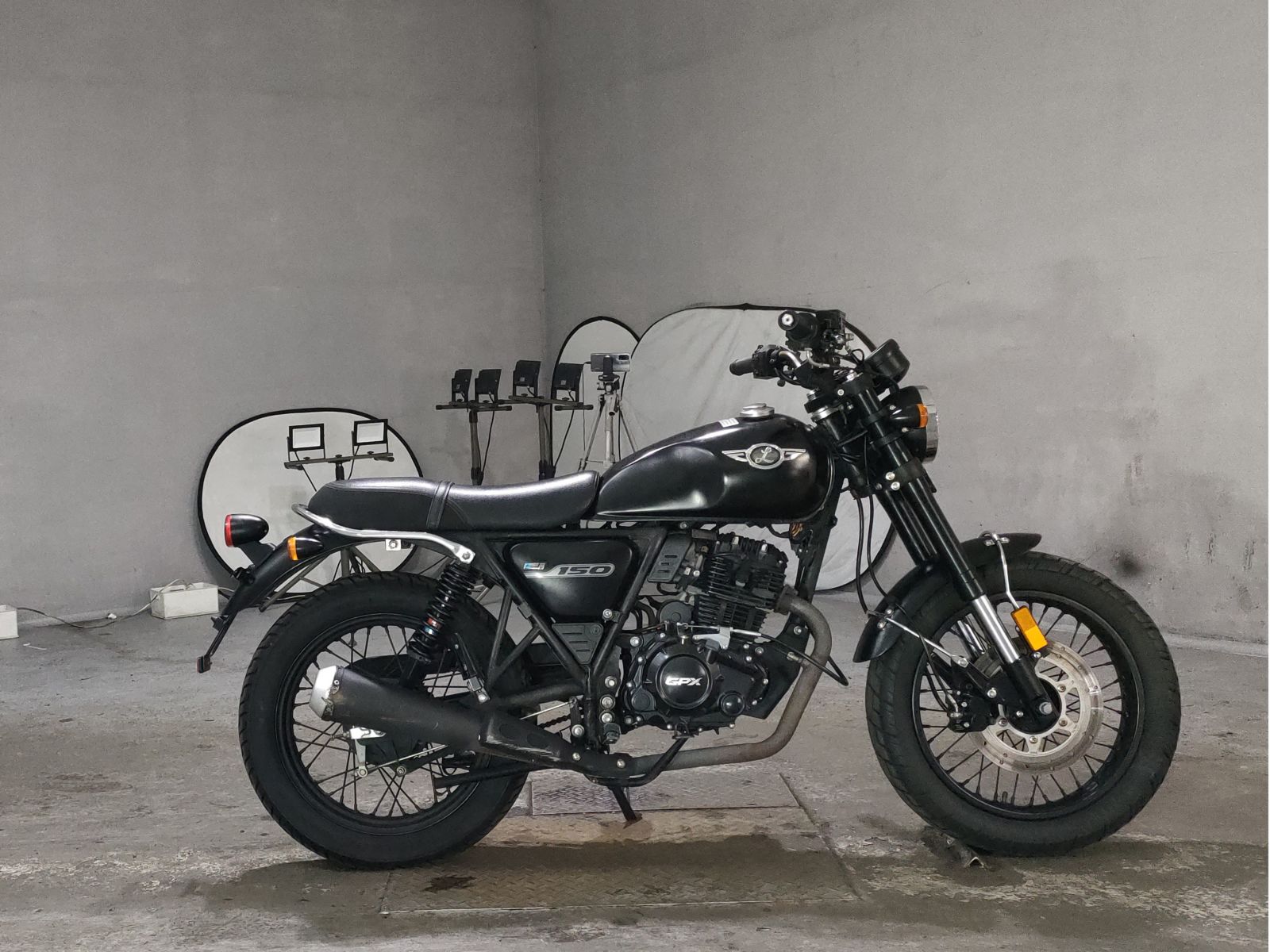 Kawasaki GPX LEGEND 150