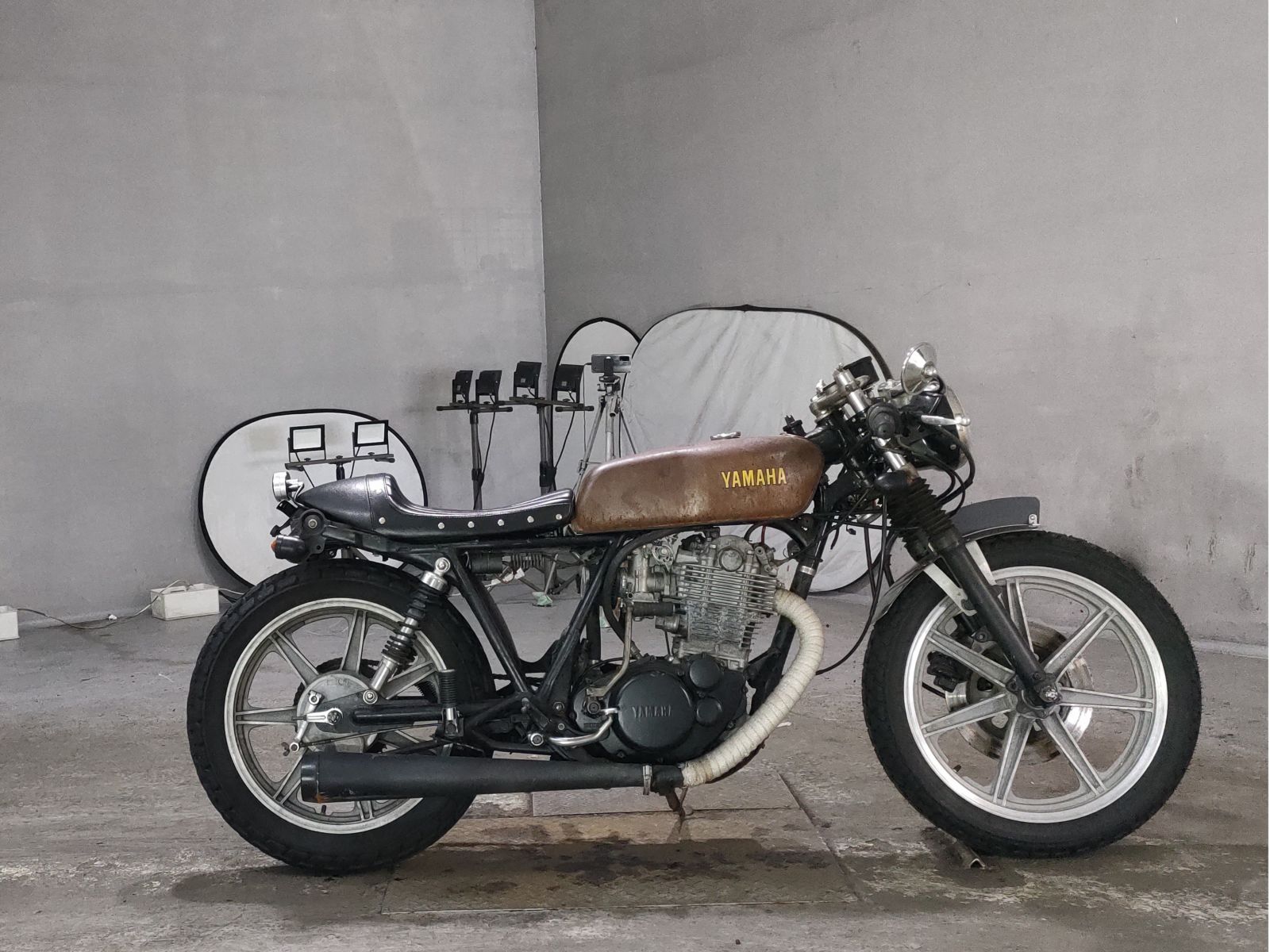 Yamaha SR400-1
