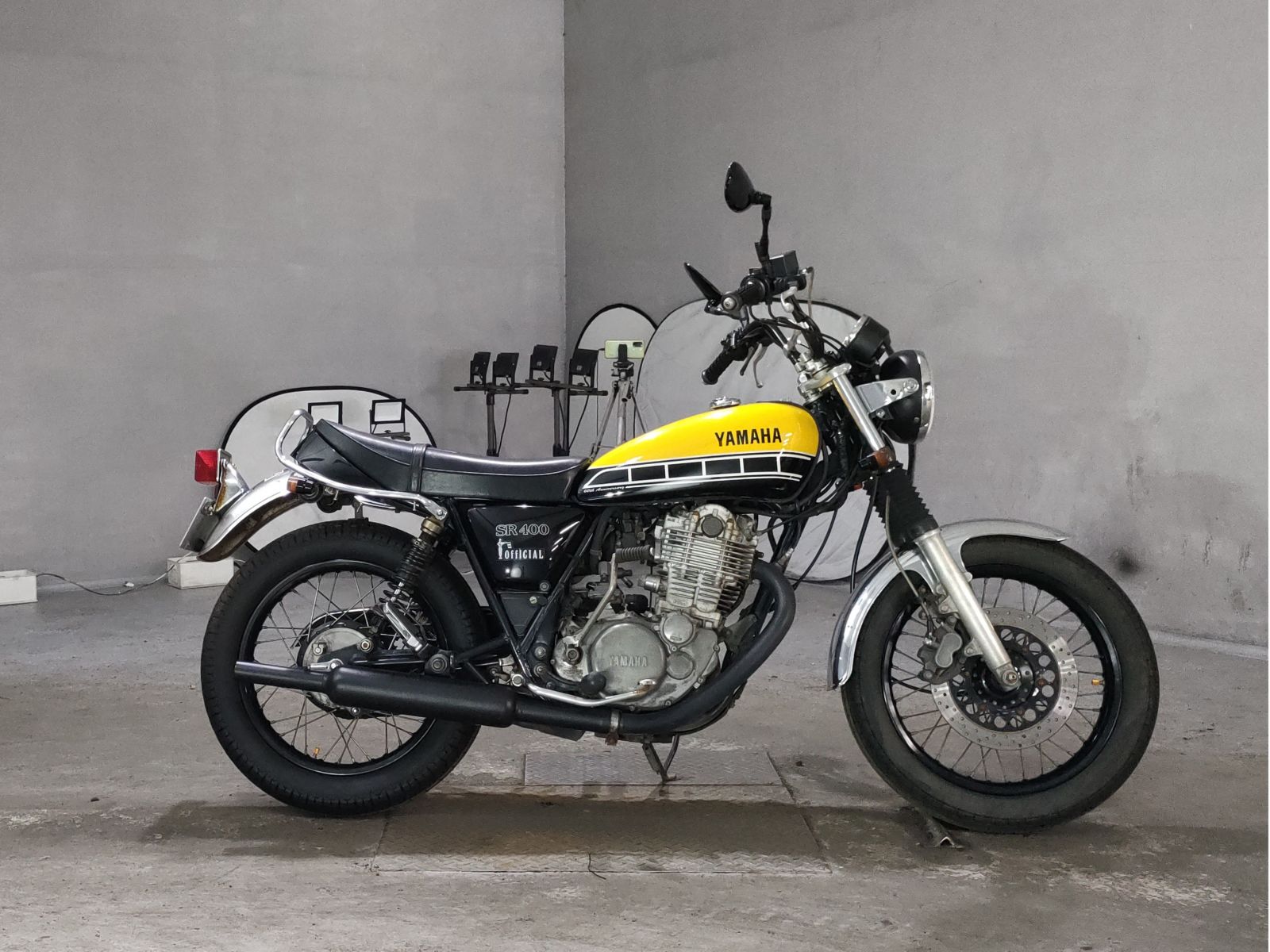 Yamaha SR400-1