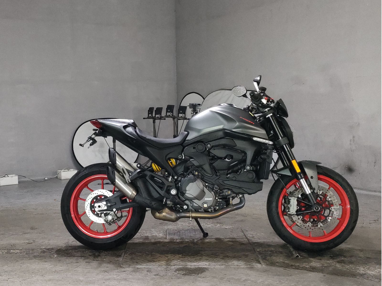 Ducati MONSTER PLUS