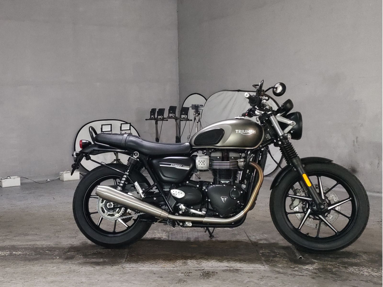Triumph STREET TWIN 900