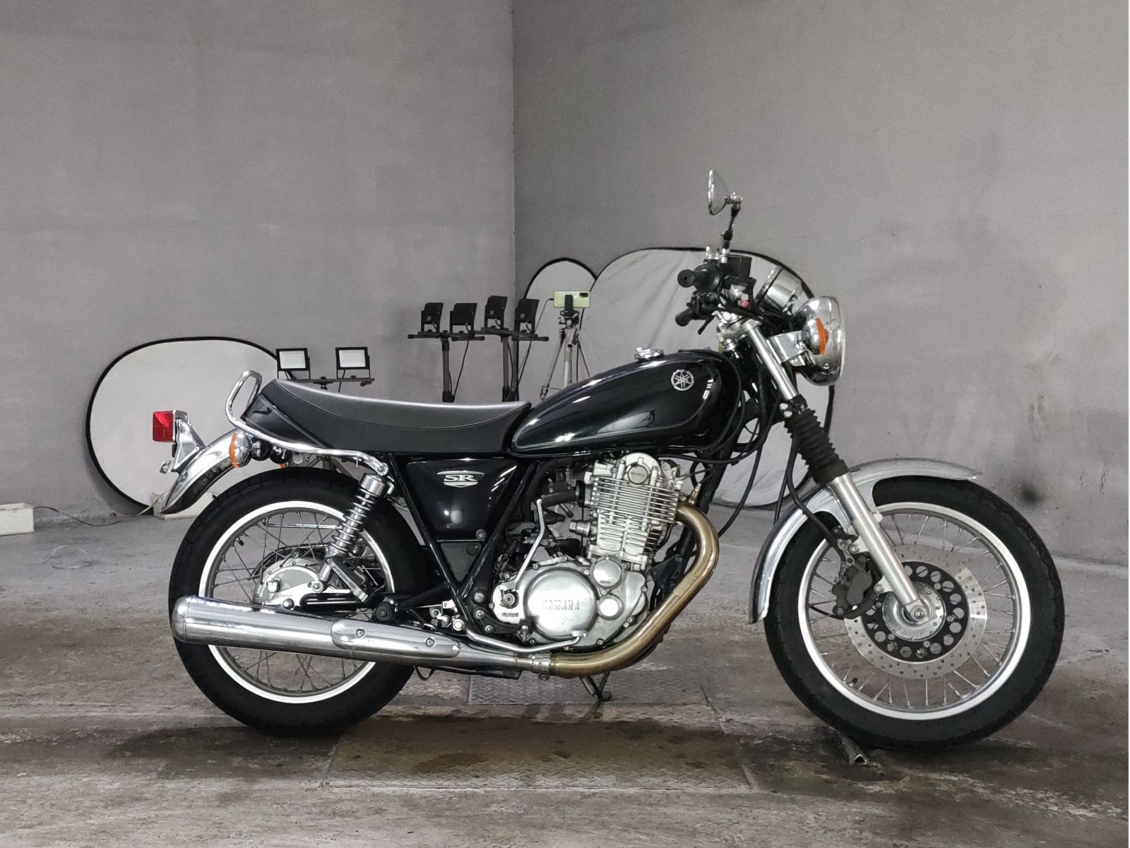 Yamaha SR400-1