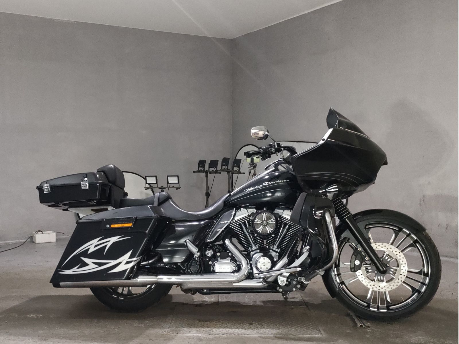 Harley-Davidson Road Glide FLTRX1690
